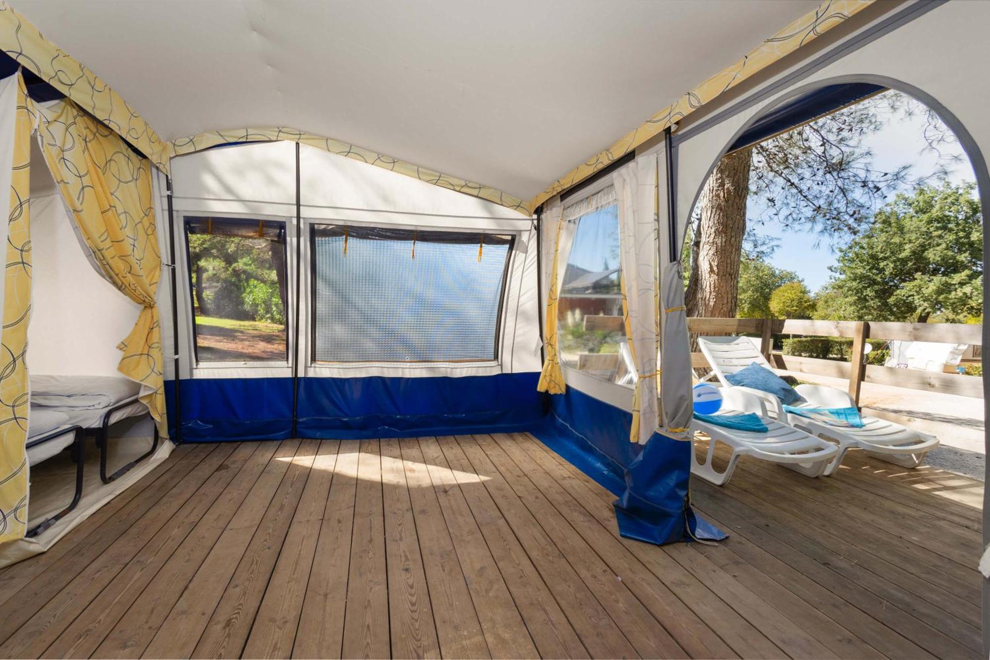 Easyatent Bungalow Tent Lanterna Červar-Porat Quarto foto